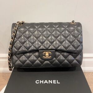 CHANEL Lambskin Quilted Jumbo Double Flap Black